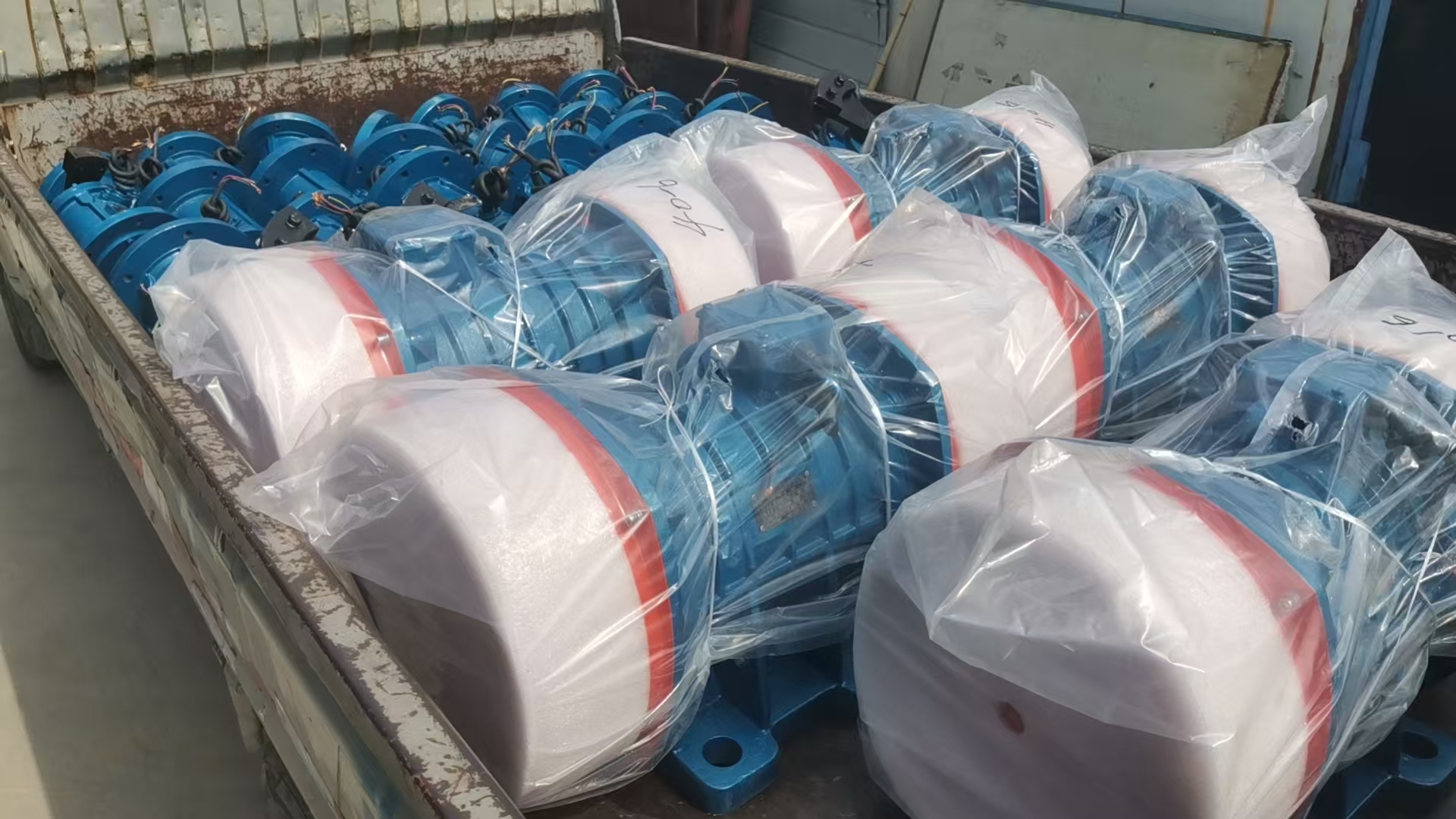 5-24三江YZS/TZUL振動(dòng)電機(jī)已發(fā)貨